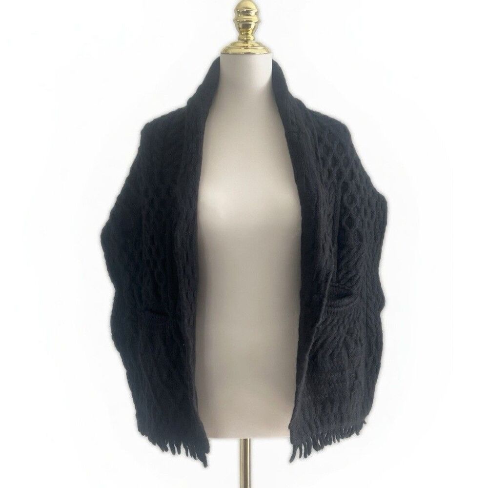 Connemara Knitwear 100% Merino Wool Made in Ireland Black Shawl Cape Womens